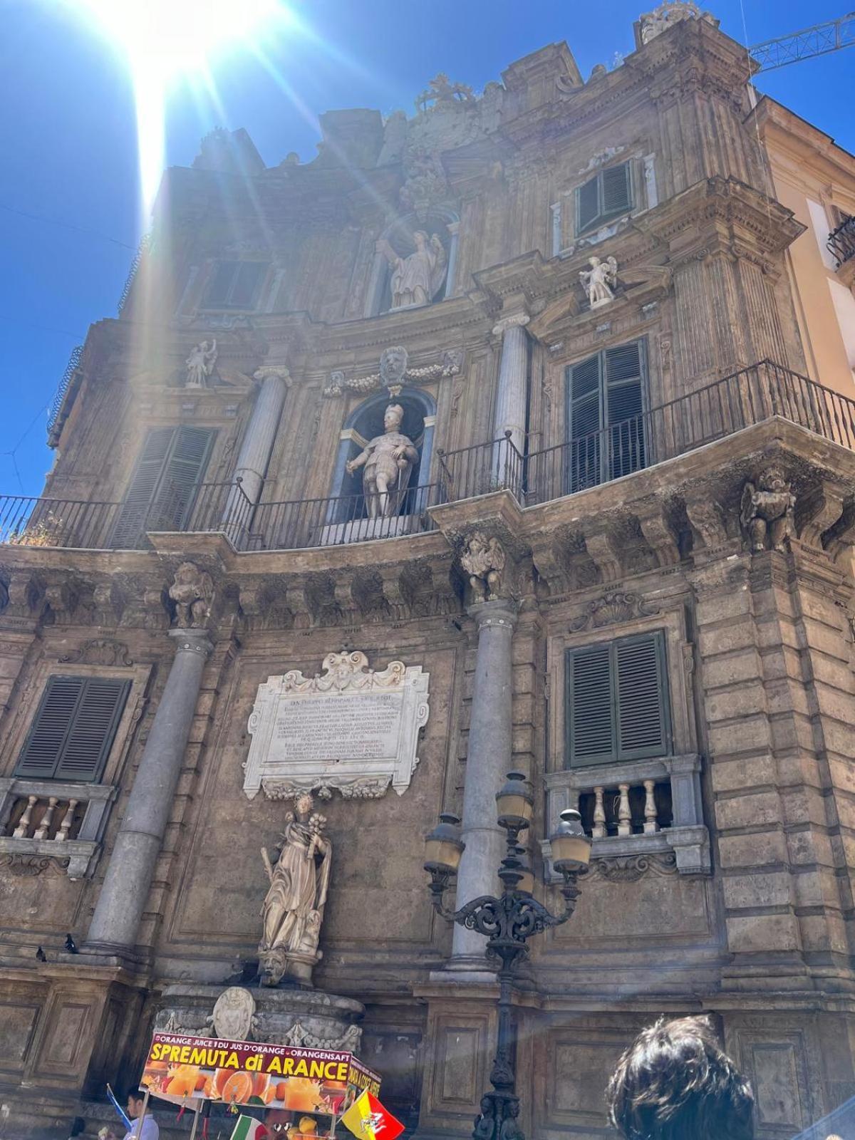 Greta'S Apartment Discesa Delle Capre Palermo Eksteriør bilde